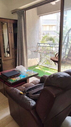Living Room in 2 BHK Apartment at Andheri West – for Rent