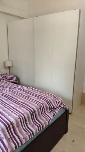 Bedroom in 2 BHK Apartment at Andheri West – for Rent