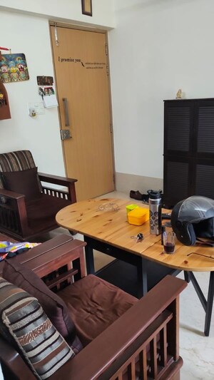 Team Area in 2 BHK Apartment at Andheri West – for Rent
