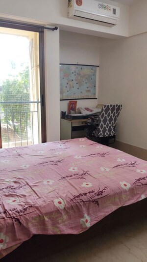 Bedroom in 2 BHK Apartment at Andheri West – for Rent