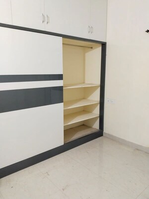 Bedroom in 2 BHK Apartment at Lakdi Ka Pul – for Rent