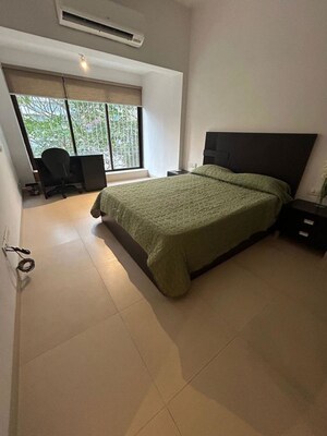 Bedroom in 2 BHK Apartment at Ravi Darshan, Pali Hill – for Rent