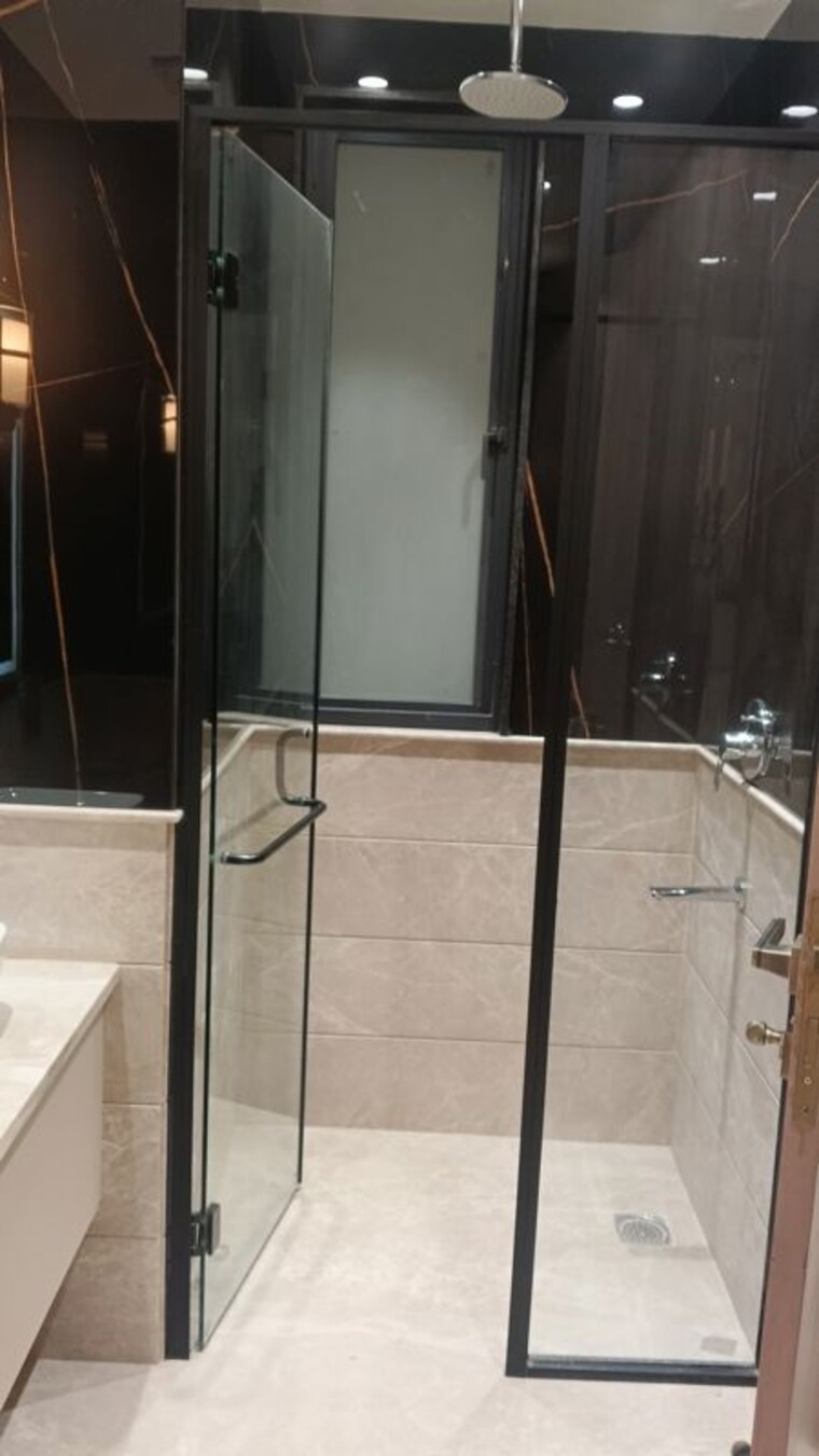 Bathroom, sushant lok i 4 Bedroom 2700 Sq.Ft. Builder Floor In Sushant Lok I Gurgaon 10375656