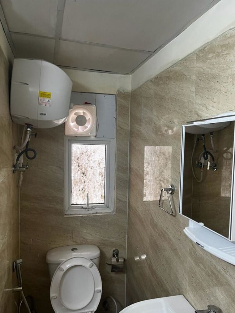 Bathroom, amrapali-terrace-homes 2.5 Bedroom 990 Sq.Ft. Apartment In Tech Zone 4 Greater Noida Greater Noida 10183076