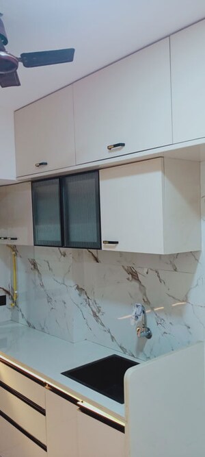 Team Area in 2 BHK Apartment at Model Town, Andheri West – for Rent