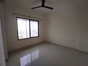 Room in 2 BHK Apartment at Vedant Kingston Atlantis, Nibm Annexe – for Rent