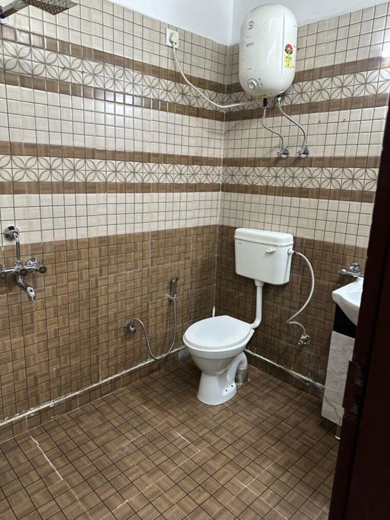 Bathroom, sapphire-tower 2 Bedroom 900 Sq.Ft. Builder Floor In Sector 104 Noida 10375715