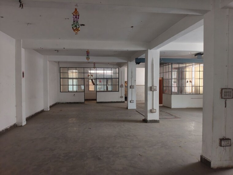 Room, sector 65 Commercial Warehouse 7500 Sq.Ft. In Sector 65 Noida 10375702