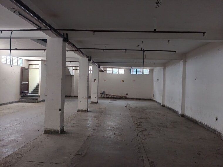  Parking, sector 65 Commercial Warehouse 7500 Sq.Ft. In Sector 65 Noida 10375702
