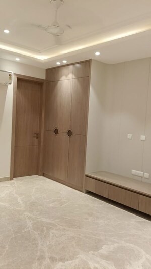 Room in 4 BHK Builder Floor at Sushant Lok I – for Sale