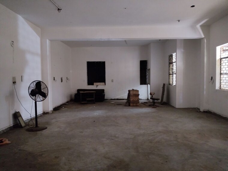 Hall, sector 63 Commercial Warehouse 1800 Sq.Ft. In Sector 63 Noida 10375737