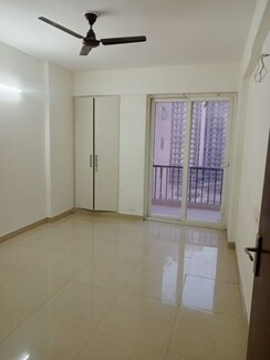 3 BHK Apartment For Rent in Amrapali Hanging Gardens
