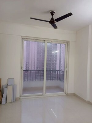 Room in 3 BHK Apartment at Amrapali Hanging Gardens, Sector 107 – for Rent