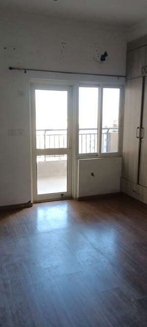 Room in 2.5 BHK Apartment at AWHO Shanti Vihar, Sector 95 – for Rent
