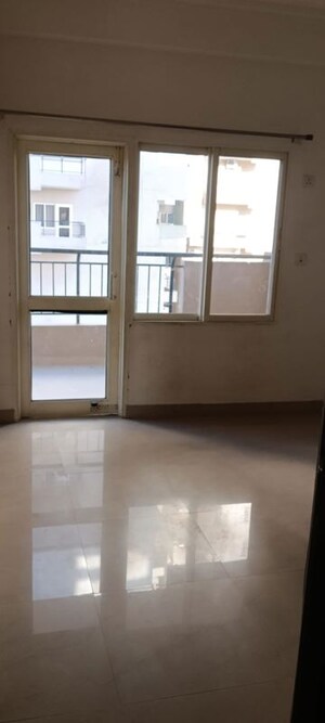 Room in 2.5 BHK Apartment at AWHO Shanti Vihar, Sector 95 – for Rent
