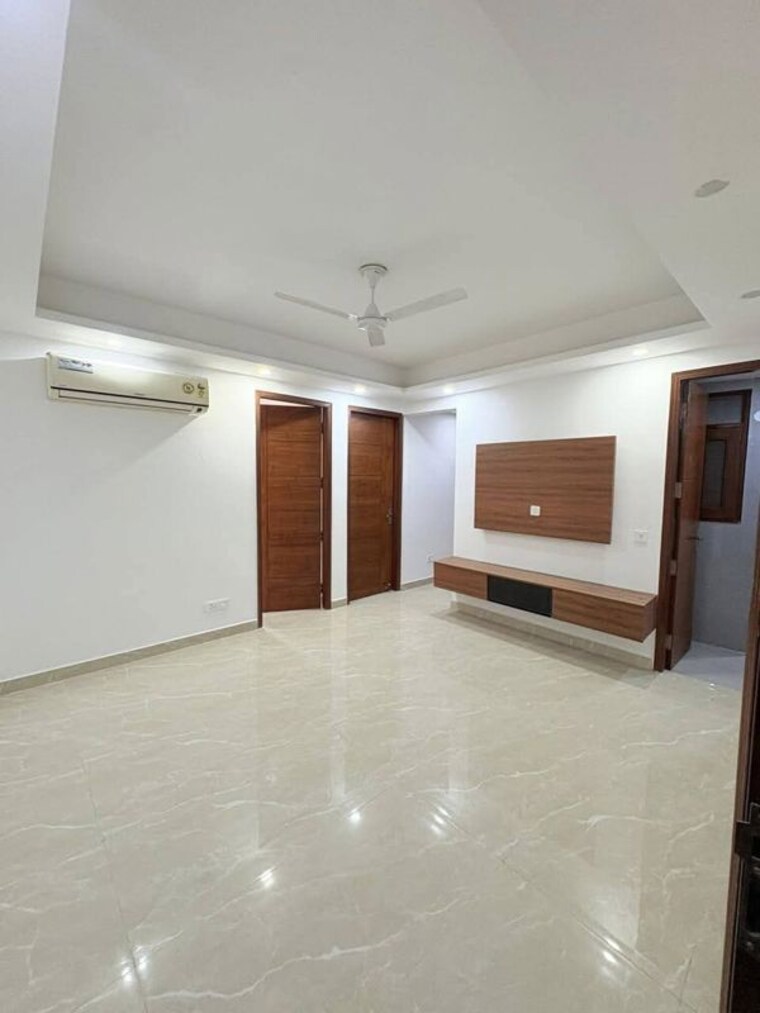 Room, sainik farm 2 Bedroom 800 Sq.Ft. Apartment In Sainik Farm Delhi 10375778