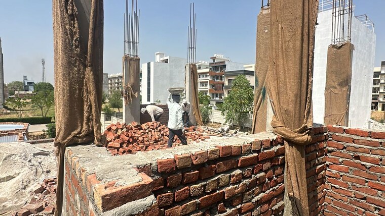Exterior View, bptp-district-phase-2 3 Bedroom 135 Sq.Yd. Builder Floor In Sector 84 Faridabad 10375770