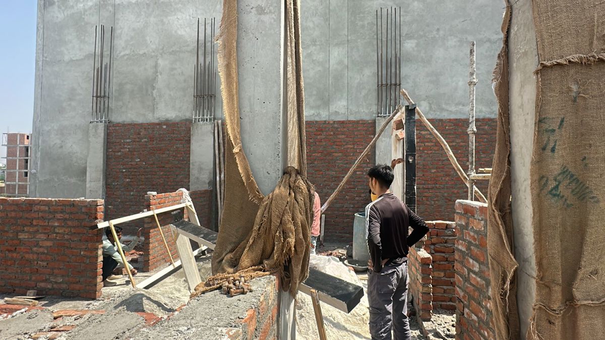3 BHK 135 Sq.Yd. Builder Floor in BPTP District Phase 2