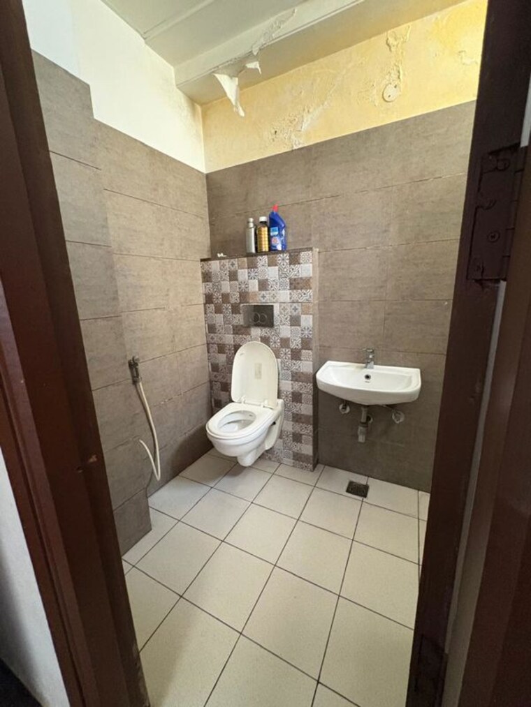 Bathroom, md-leafstone-apartments 2 Bedroom 1350 Sq.Ft. Apartment In Patiala Road Zirakpur 10375780