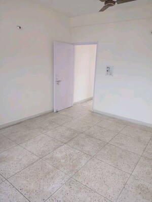 Room in 4 BHK Apartment at ITB Police CHS, Pi I And Ii Greater Noida – for Rent