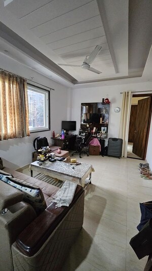 Living Room in 2 BHK Builder Floor at Sector 52 – for Rent