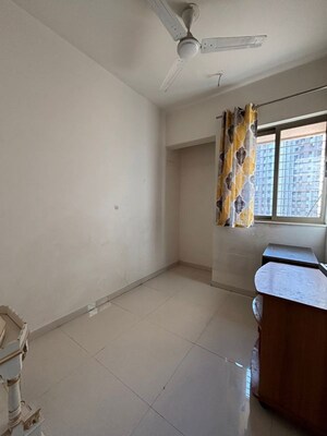 Bathroom in 2.5 BHK Apartment at Bhayandarpada – for Rent