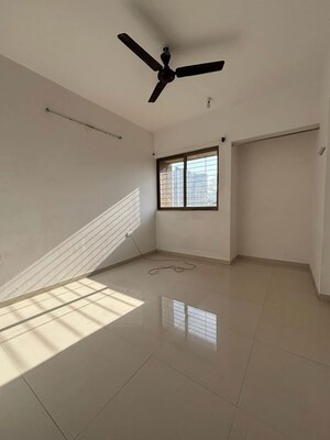 Room in 2 BHK Apartment at Lodha Splendora, Ghodbunder Road – for Rent