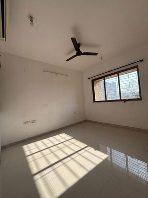 Room in 2 BHK Apartment at Lodha Splendora, Ghodbunder Road – for Rent