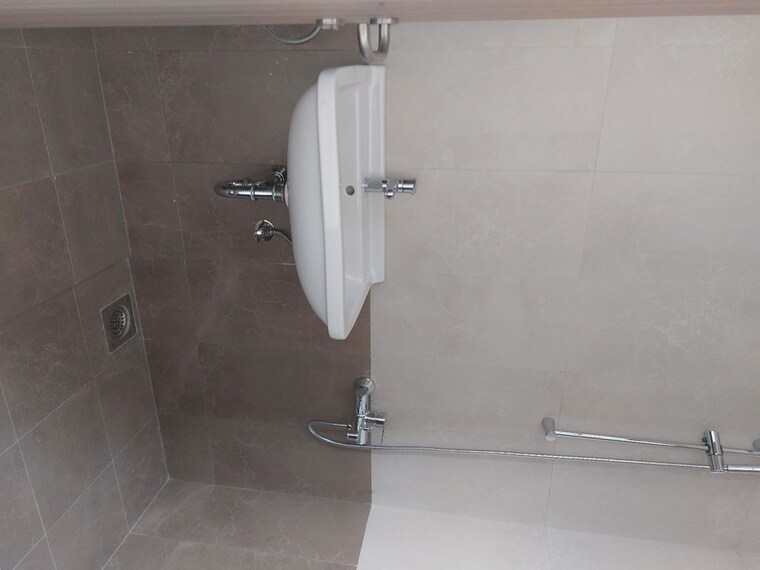 Bathroom, nanded-kalashree 2.5 Bedroom 973 Sq.Ft. Apartment In State Bank Nagar Pune 10375849