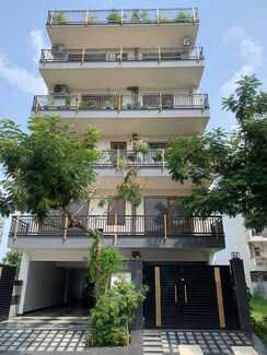 3.5 BHK + Pooja Room Builder Floor For Sale in BPTP Amstoria