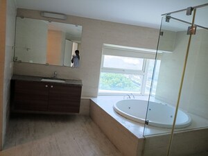 Furnished Amenities in 4 BHK Apartment at DLF City Phase V, Dlf Phase V – for Rent