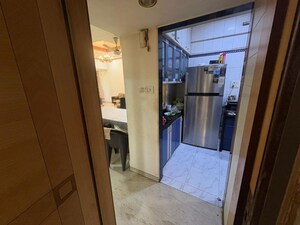 Room in 3.5 BHK Apartment at Belfer Apartment, Bandra West – for Rent