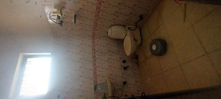 Bathroom, sector 16 2 Bedroom 1850 Sq.Ft. Independent House In Sector 16 Faridabad 10375823