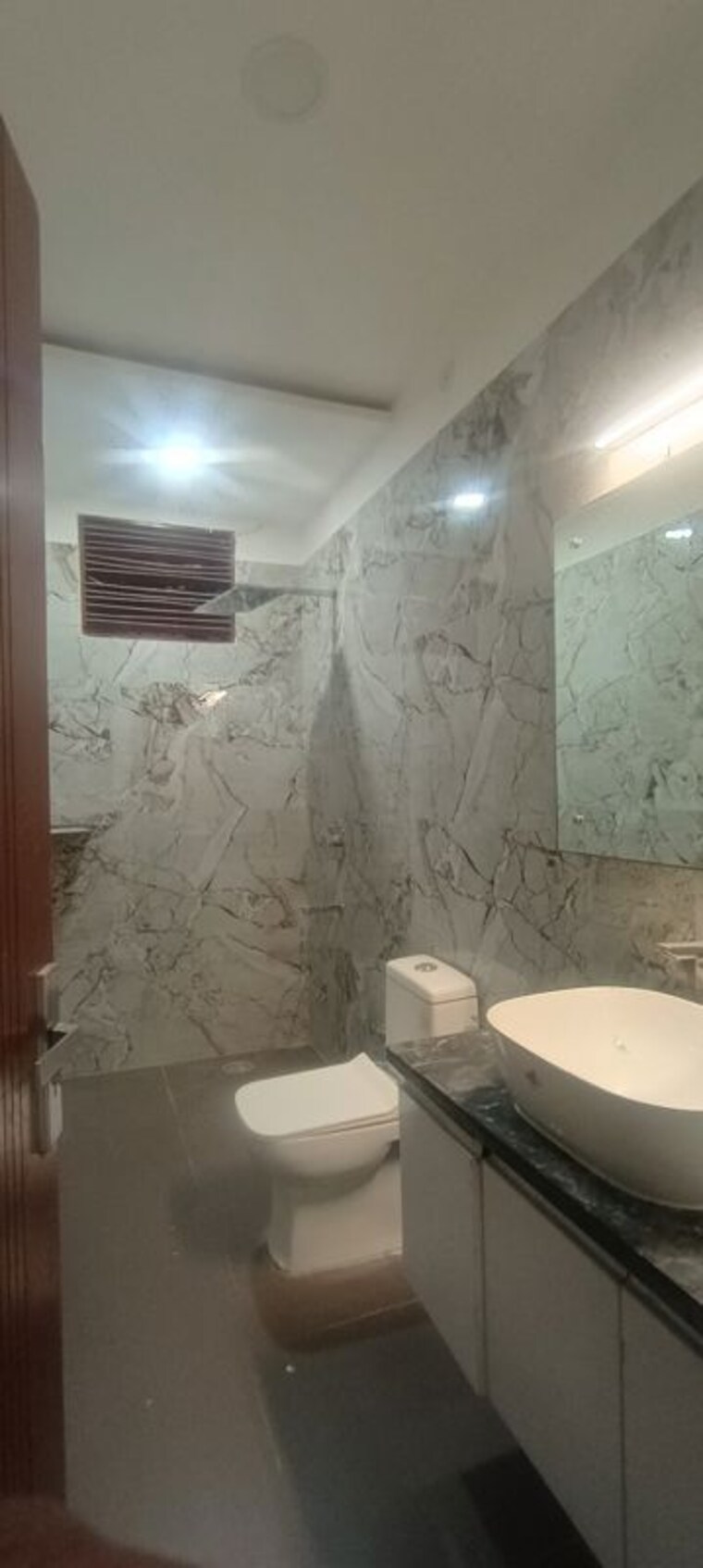 Bathroom, old dlf 3 Bedroom 1800 Sq.Ft. Builder Floor In Old Dlf Gurgaon 10375923