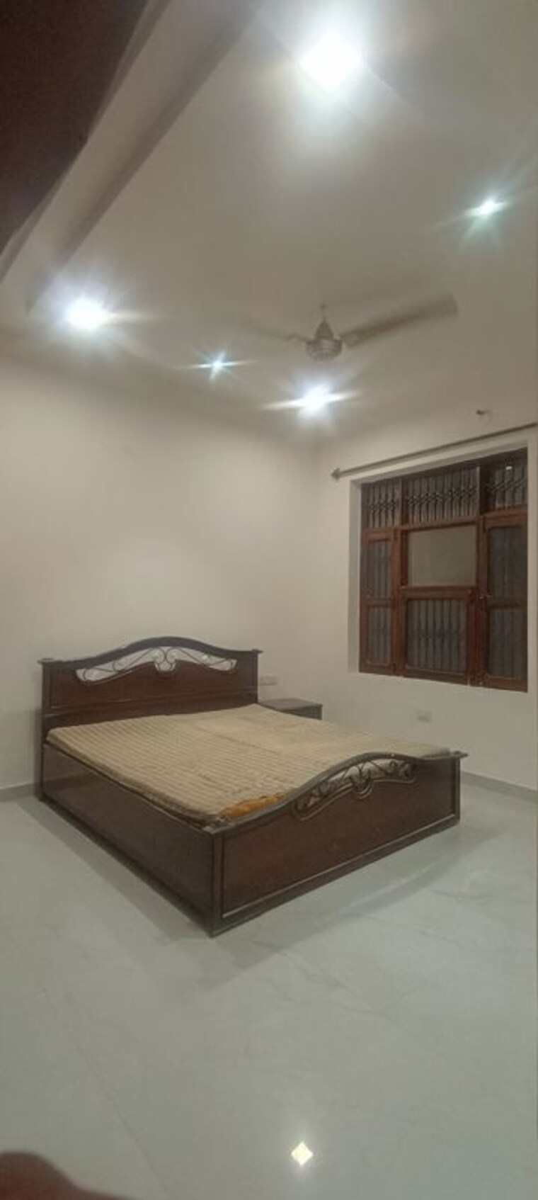 Bedroom, old dlf 3 Bedroom 1800 Sq.Ft. Builder Floor In Old Dlf Gurgaon 10375923