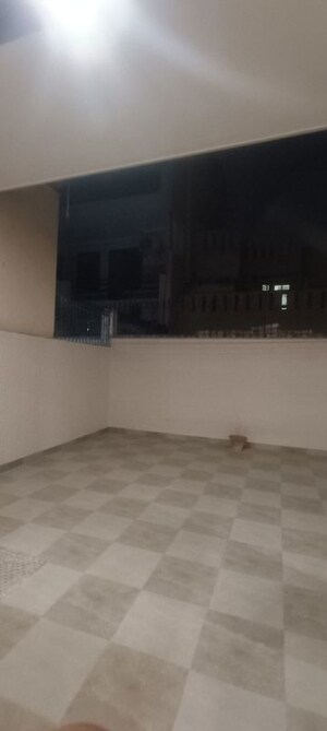 Room in 3 BHK Builder Floor at Old Dlf – for Rent