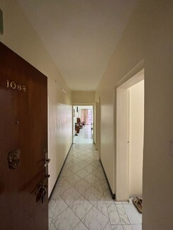 2 BHK Apartment For Rent in Tain Square