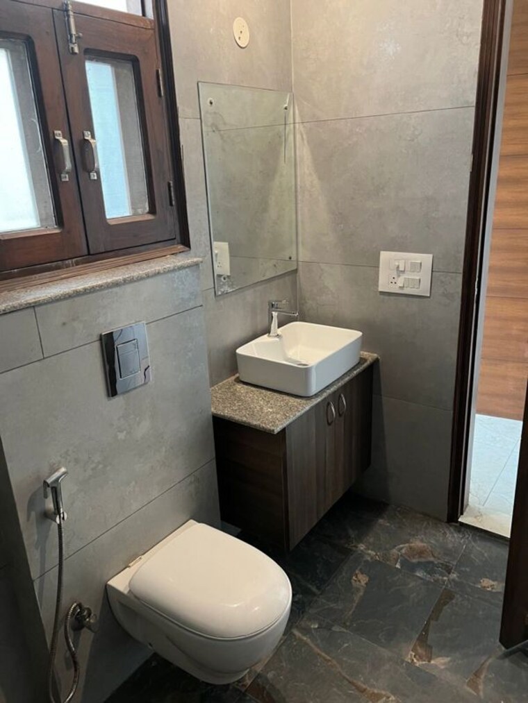Bathroom, signature-the-serenas 2 Bedroom 581 Sq.Ft. Apartment In Sohna Sector 36 Gurgaon 10375952