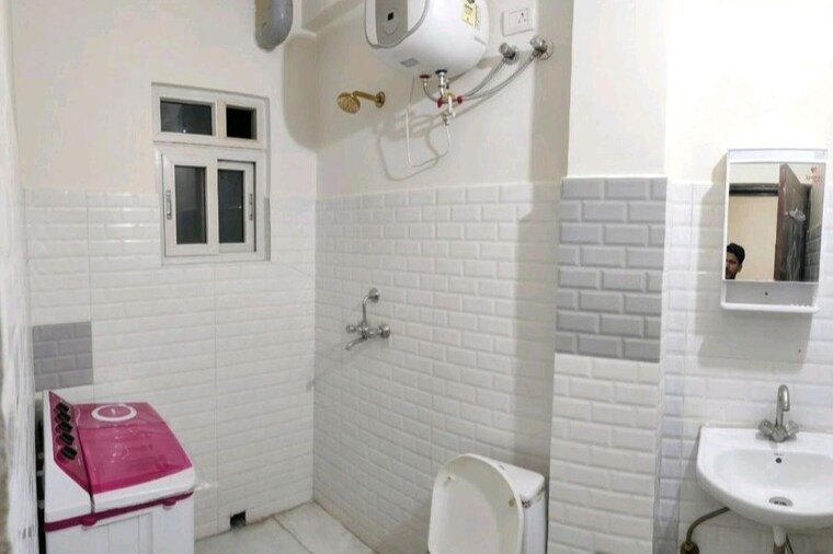 Bathroom, avj-heightss 1 Bedroom 550 Sq.Ft. Apartment In Zeta I Greater Noida Greater Noida 10375967