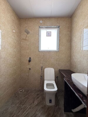 Bathroom in 1 BHK Builder Floor at Sector 52 – for Rent
