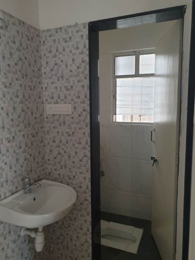 Bathroom, gurukrupa-aero-nest 1 Bedroom 650 Sq.Ft. Apartment In Undri Pune 10375987