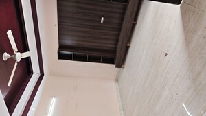 Furnished Amenities in 3.5 BHK Builder Floor at Nehru Nagar Iii – for Sale