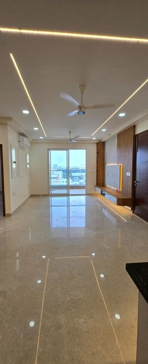 Room in 3 BHK Apartment at Aurobindo Kohinoor, Serilingampally – for Rent
