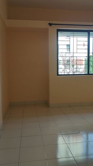 Room in 2 BHK Apartment at Gagan Legacy, Lulla Nagar – for Rent