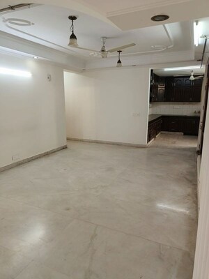 Room in 4 BHK Apartment at Sheeba Apartment, Sector 28 – for Rent