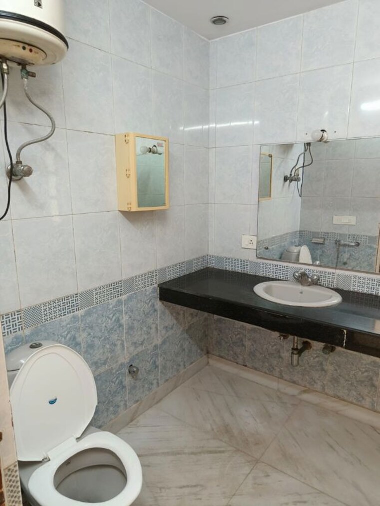 Bathroom, sheeba-apartment 4 Bedroom 2800 Sq.Ft. Apartment In Sector 28 Gurgaon 10376077