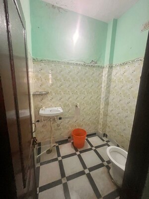 Bathroom in 3 BHK Apartment at Alpha 1 RWA, Alpha 1 Greater Noida – for Rent