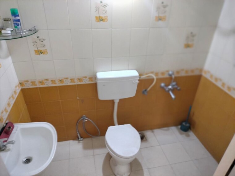 Bathroom, ram nagar 2 Bedroom 850 Sq.Ft. Apartment In Ram Nagar Pune 10376079