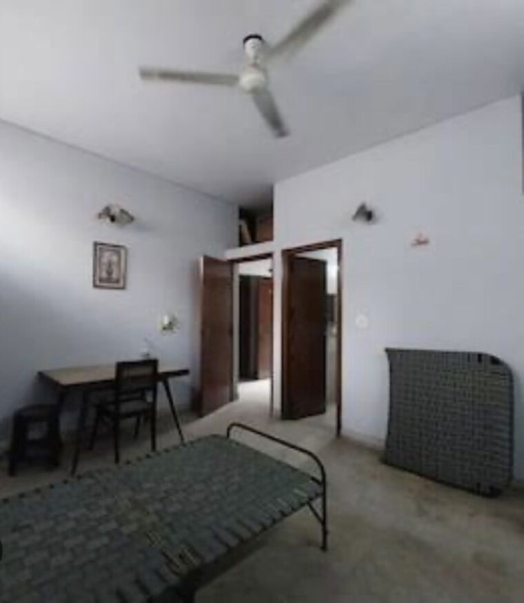 Living Room, sector 2 4 Bedroom 100 Sq.Yd. Independent House In Sector 2 Faridabad 10376081