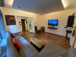 Living Room in 2 BHK Apartment at Preeti Apartment Bandra, Bandra West – for Rent